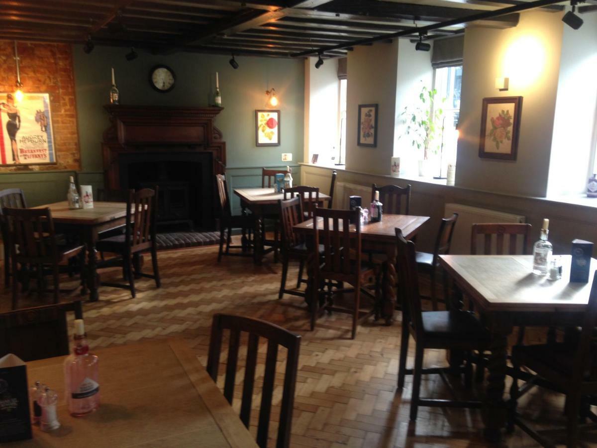 The Rose And Crown - Channel Tunnel Elham 外观 照片